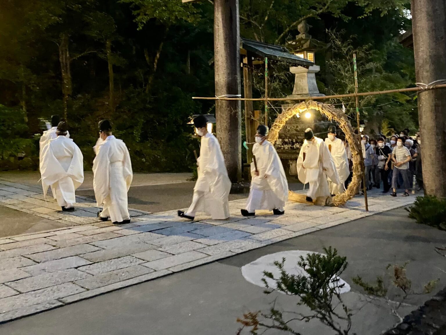伊奈波神社の夏越しの大祓・みそぎ神事「茅の輪くぐり」 - 金華 金華まちづくり協議会(自治会連合会 各種団体)公式HP